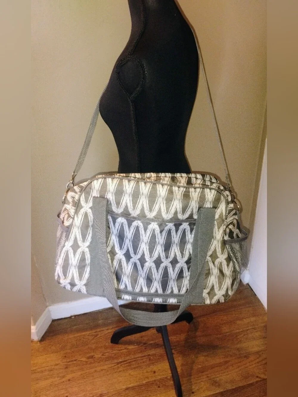 Thirty -one All in Tote Gray and White Patterned Crossbody Tote Bag